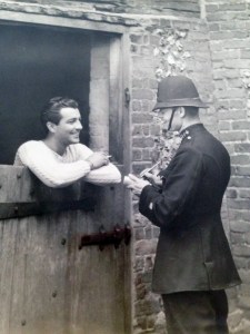 At Home in England. RT, while appearing in MGM's British Studios' "A Yank at Oxford," made his home at a 15th centur farmhouse near High Wycombe, Buckinghamshire. There, when hehad any spare time, he lived the lifeof an English county squire.